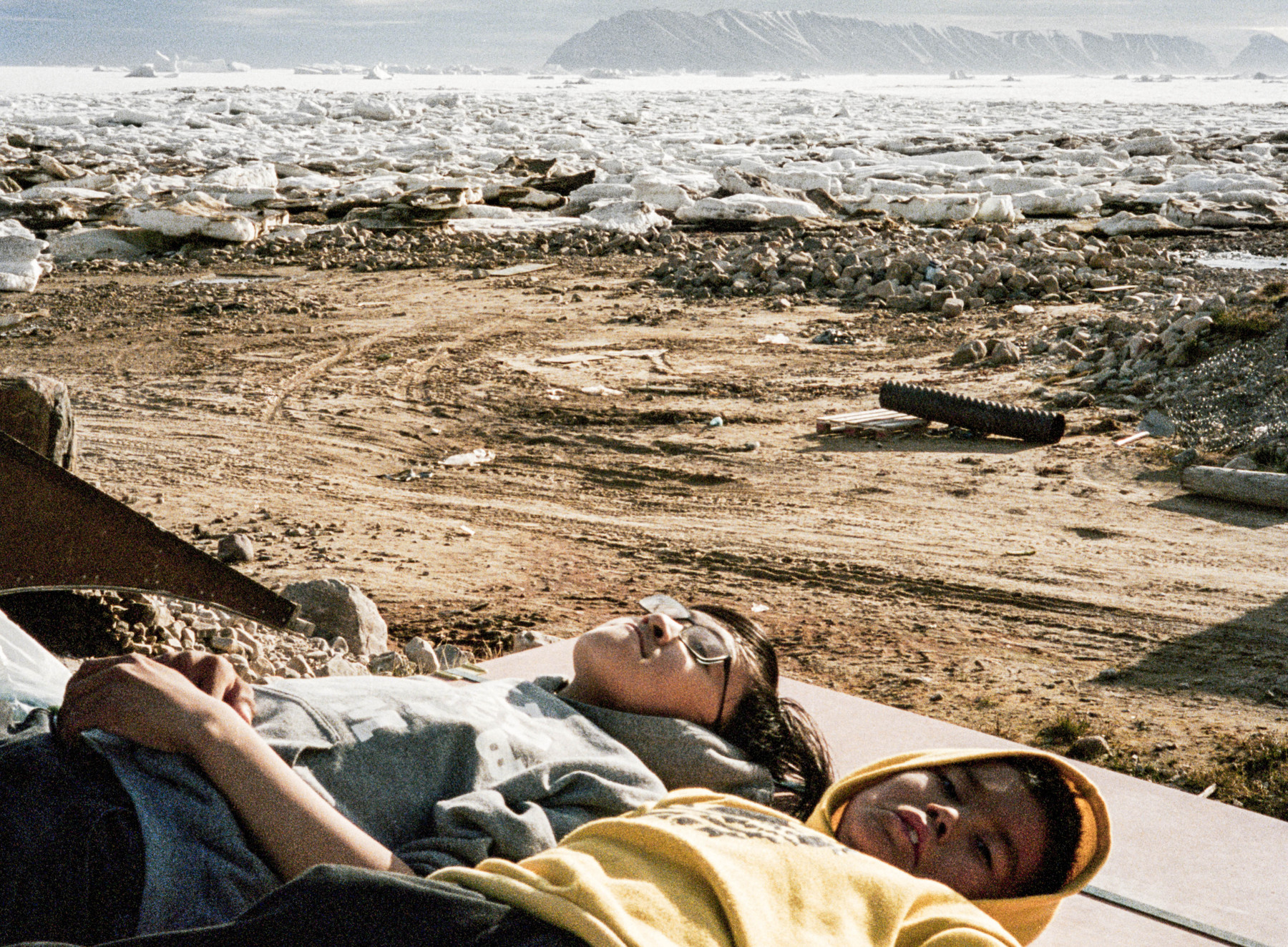 Foto: 13, Inuuteq Storch, Soon Will Summer Be Over, 2023. Courtesy kunstneren og Wilson Saplana Gallery