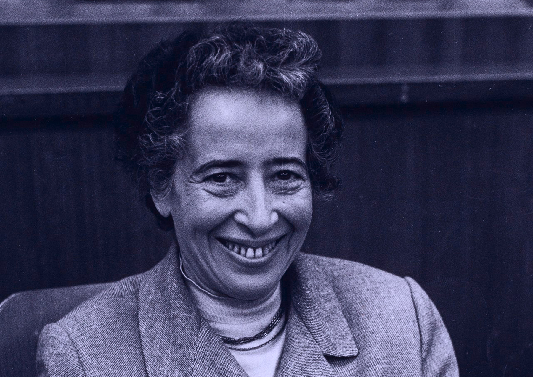 Hannah Arendt under under en kulturkritikerkongres i 1958. Foto: Barbara Niggl Radloff, Wikimedia Commons