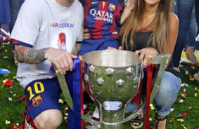 Drenget smil, barsk tattovering, god far, sublime evner og smuk hustru. Messi er rummelig.