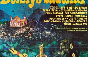 Udsnit af den originale plakat til Bennys badekar fra 1971.