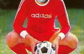 Beckenbauer med Heidegger-maske