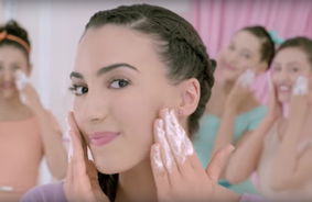 Reklame for Fair and Lovely Face Wash. Screenshot fra Youtube.